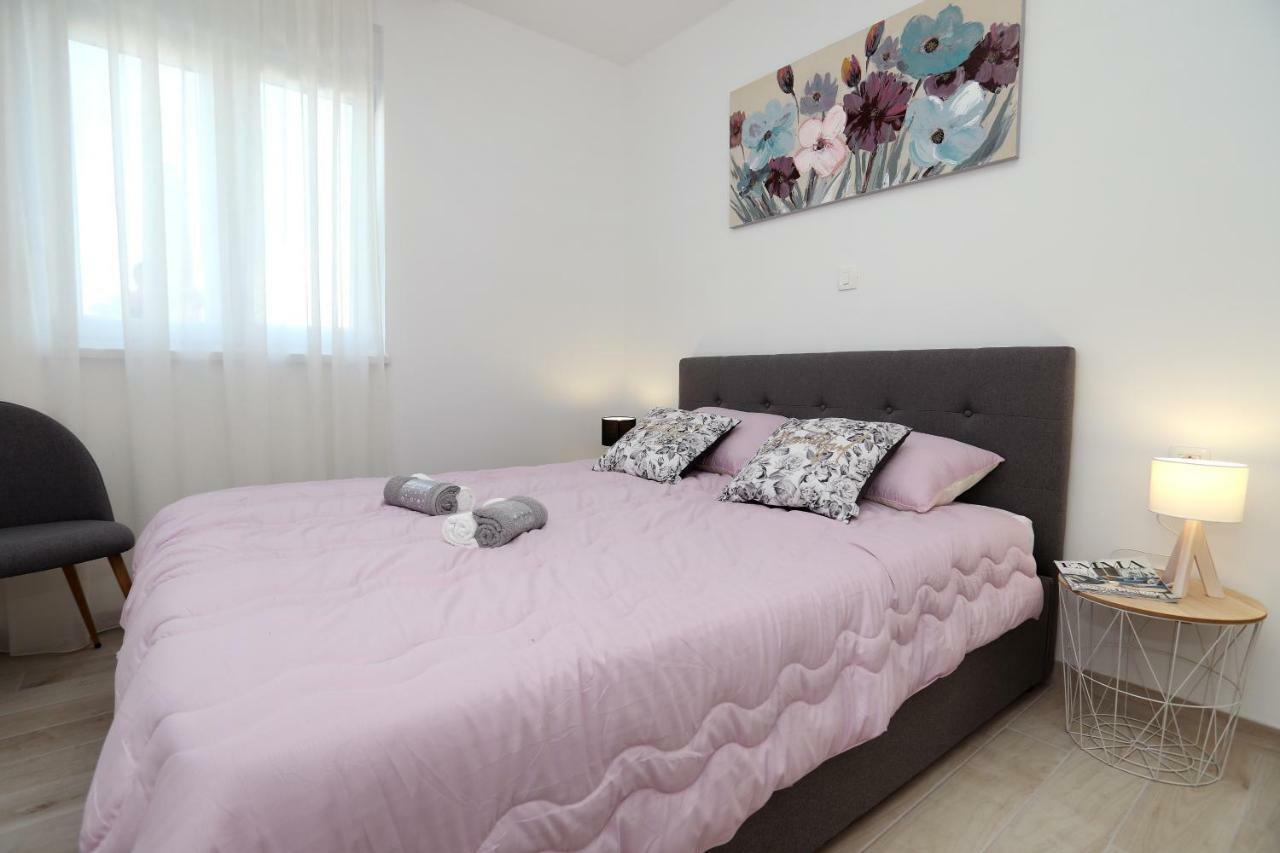 Apartment Little Marijeta Trogir Exterior foto