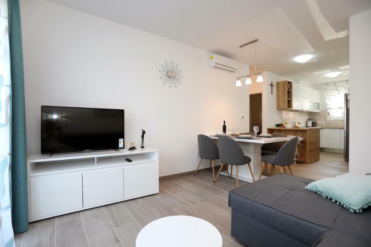 Apartment Little Marijeta Trogir Exterior foto